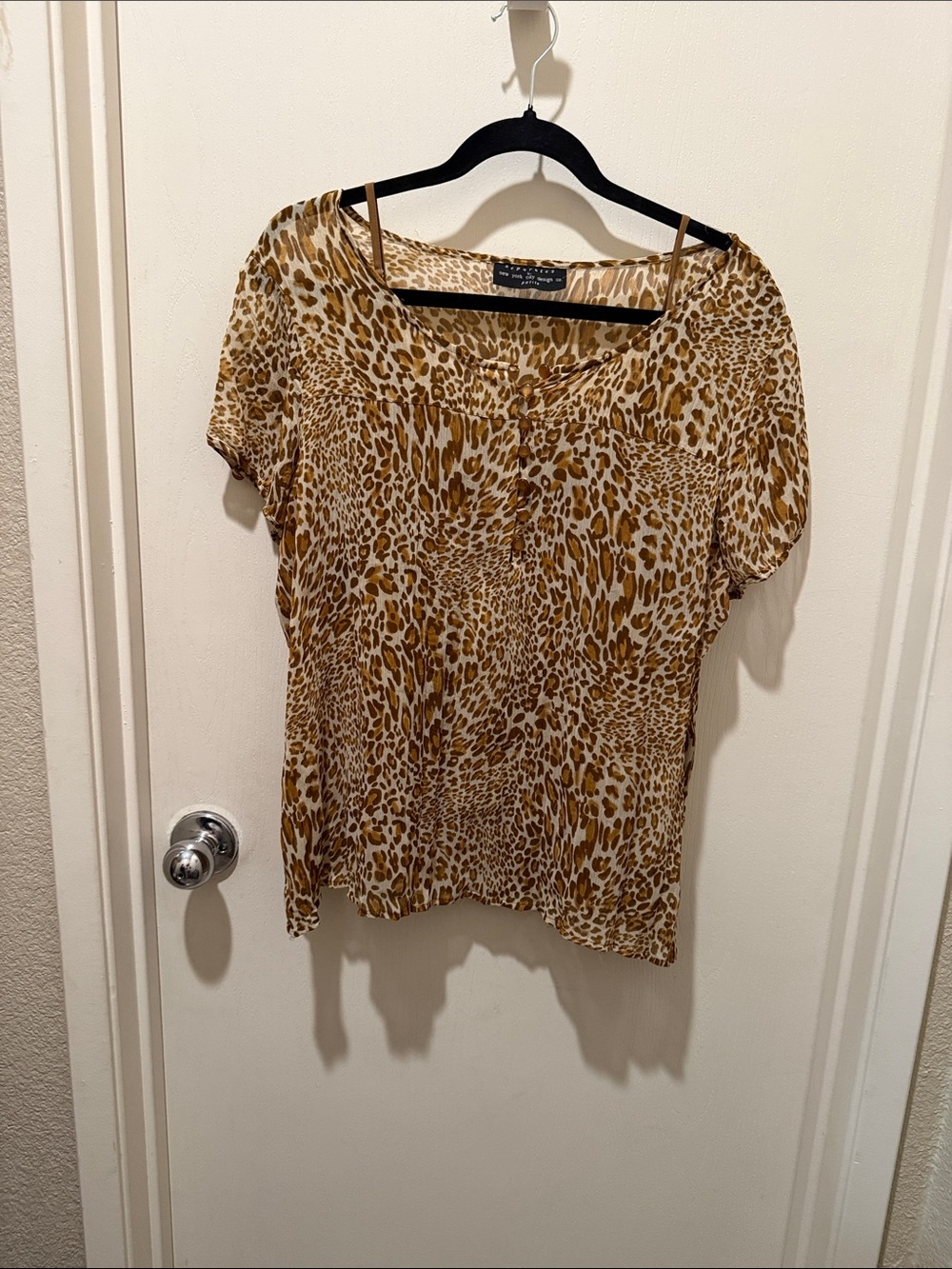 NY Collection Women's Short Sleeve Leopard Print Blouse - Tan/Brown